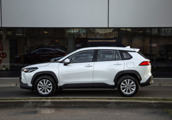 Подержанный автомобиль Toyota Corolla Wagon 2024 года (9 фото)