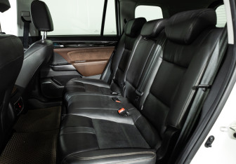 Подержанный автомобиль GAC GS8 2023 года (10 фото)