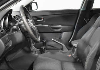 Подержанный автомобиль Mazda 3 Sedan 2007 года (10 фото)
