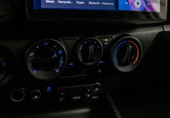 Подержанный автомобиль Toyota Hilux 2022 года (16 фото)