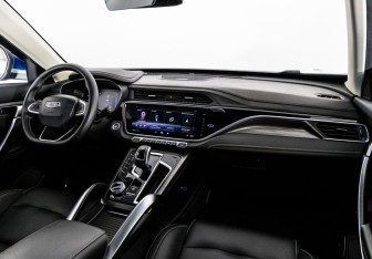 Подержанный автомобиль Geely Atlas Pro 2022 года (10 фото)
