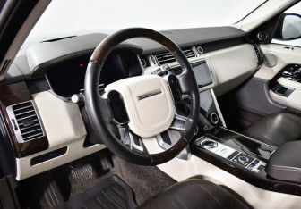 Подержанный автомобиль Land Rover Range Rover 2018 года (9 фото)