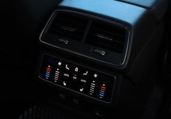 Подержанный автомобиль Audi A6 Sedan 2021 года (34 фото)