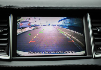 Подержанный автомобиль Infiniti QX50 2018 года (15 фото)