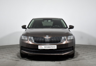 Подержанный автомобиль Skoda Octavia Liftback 2017 года (2 фото)