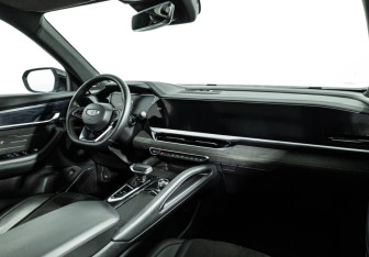 Подержанный автомобиль Geely Monjaro 2024 года (9 фото)