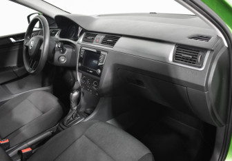 Подержанный автомобиль Skoda Rapid Liftback 2018 года (12 фото)