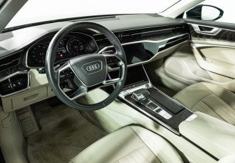 Подержанный автомобиль Audi A6 Sedan 2020 года (11 фото)