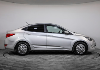 Подержанный автомобиль Hyundai Solaris Sedan 2015 года (4 фото)