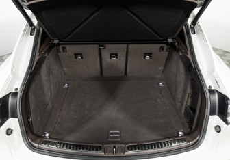 Подержанный автомобиль Porsche Macan 2021 года (27 фото)