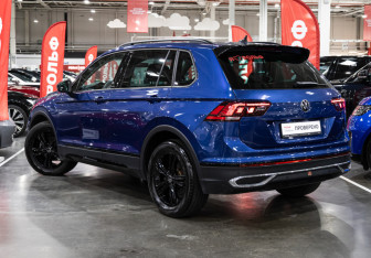 Подержанный автомобиль Volkswagen Tiguan 2022 года (11 фото)