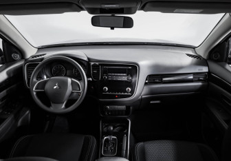Подержанный автомобиль Mitsubishi Outlander 2020 года (9 фото)