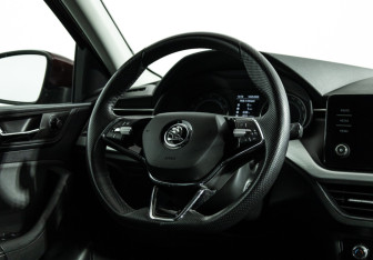 Подержанный автомобиль Skoda Rapid Liftback 2021 года (15 фото)
