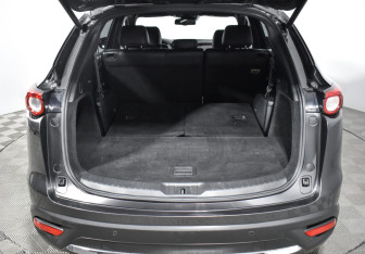 Подержанный автомобиль Mazda CX-9 2017 года (24 фото)