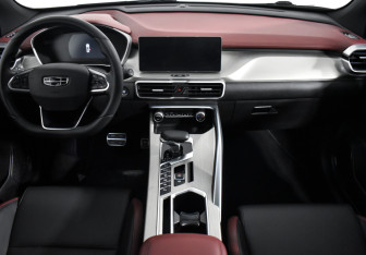 Подержанный автомобиль Geely Coolray 2023 года (14 фото)