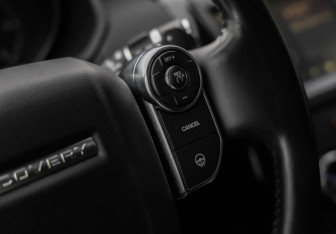 Подержанный автомобиль Land Rover Discovery 2018 года (14 фото)