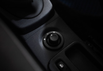 Подержанный автомобиль Renault Logan Sedan 2011 года (14 фото)