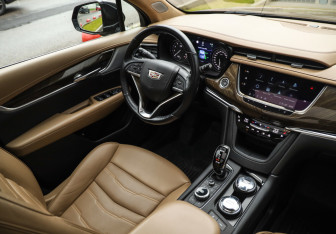Подержанный автомобиль Cadillac XT6 2021 года (10 фото)