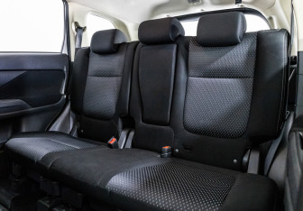 Подержанный автомобиль Mitsubishi Outlander 2018 года (16 фото)