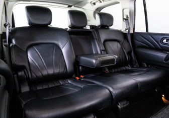 Подержанный автомобиль Infiniti QX80 2014 года (24 фото)