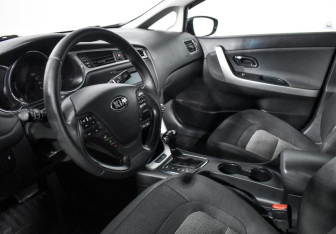 Подержанный автомобиль Kia Ceed Wagon 2018 года (9 фото)