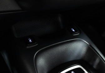 Подержанный автомобиль Toyota Corolla Sedan 2019 года (18 фото)