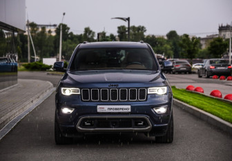 Подержанный автомобиль Jeep Grand Cherokee 2021 года (4 фото)