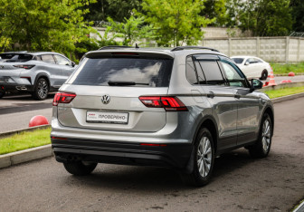 Подержанный автомобиль Volkswagen Tiguan 2019 года (6 фото)
