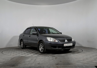 Подержанный автомобиль Mitsubishi Lancer Sedan 2006 года (3 фото)