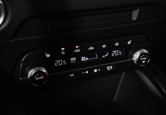 Подержанный автомобиль Mazda CX-5 2020 года (17 фото)