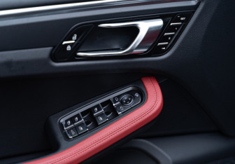 Новый Porsche Macan 2025 (11 фото)