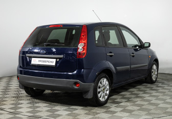 Подержанный автомобиль Ford Fiesta Hatchback 2008 года (5 фото)