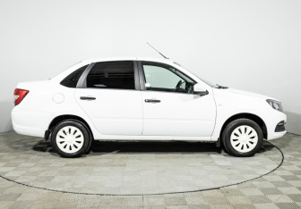 Подержанный автомобиль LADA (ВАЗ) Granta Sedan 2021 года (4 фото)