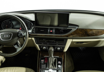 Подержанный автомобиль Audi A6 Sedan 2015 года (14 фото)