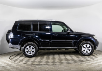 Подержанный автомобиль Mitsubishi Pajero 2006 года (4 фото)