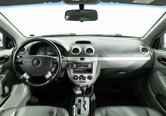 Подержанный автомобиль Chevrolet Lacetti Hatchback 2011 года (13 фото)