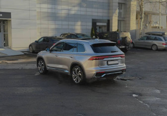 Подержанный автомобиль Geely Monjaro 2024 года (6 фото)