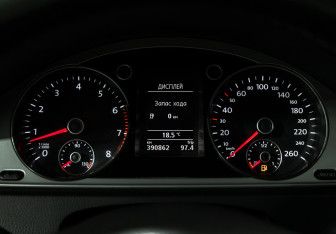 Подержанный автомобиль Volkswagen Passat Wagon 2012 года (12 фото)