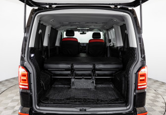 Подержанный автомобиль Volkswagen Caravelle 2016 года (23 фото)