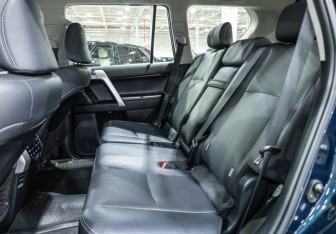 Подержанный автомобиль Toyota Land Cruiser Prado 2018 года (14 фото)