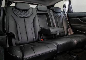 Подержанный автомобиль Hyundai Santa Fe 2022 года (30 фото)