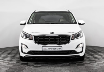Подержанный автомобиль Kia Carnival 2019 года (2 фото)