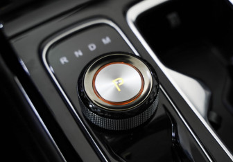 Подержанный автомобиль JAC JS6 2024 года (17 фото)