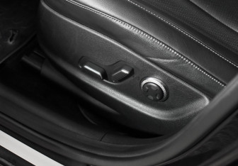 Подержанный автомобиль Genesis G80 2021 года (10 фото)