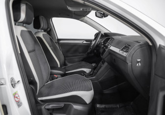 Подержанный автомобиль Volkswagen Tiguan 2020 года (20 фото)