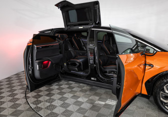 Подержанный автомобиль HiPhi X 2022 года (32 фото)