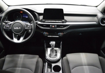 Подержанный автомобиль Kia Cerato Sedan 2021 года (14 фото)