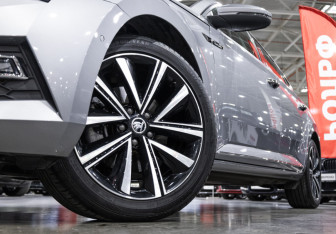 Подержанный автомобиль Skoda Superb Liftback 2024 года (3 фото)