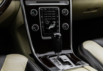 Подержанный автомобиль Volvo XC60 2012 года (12 фото)