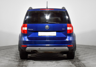 Подержанный автомобиль Skoda Yeti 2014 года (6 фото)